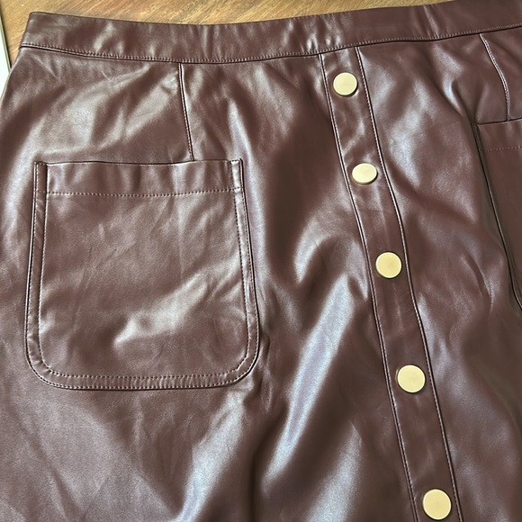 Ava & Viv | Burgundy Faux Leather Skirt with Gold Details - Picture 3 of 5